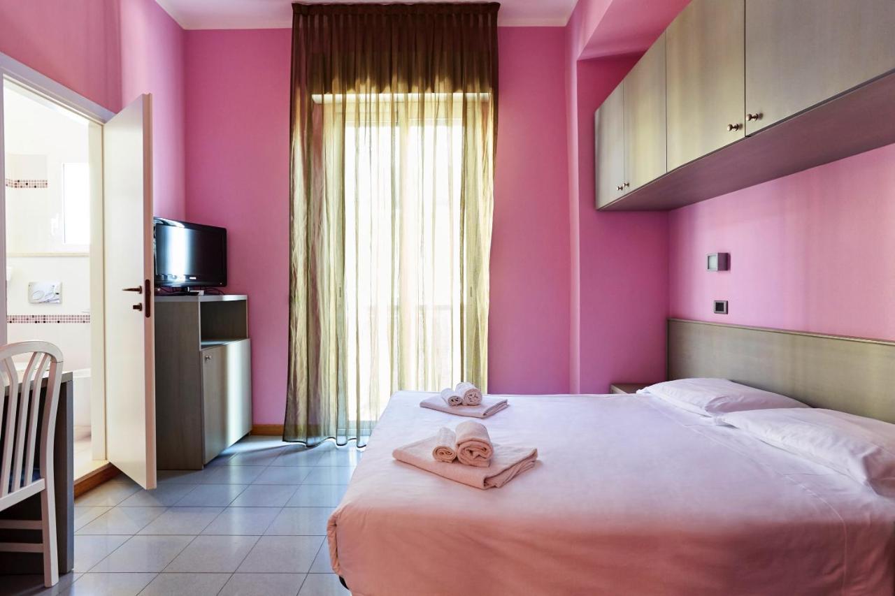 Hotel Stanchini ベラーリア・イジェア・マリーナ エクステリア 写真